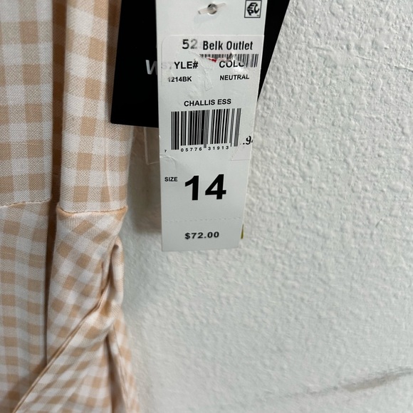 52seven Women’s Sleeveless Plaid Dress with a Full Skirt & Pockets

Size 14
NWT - Picture 6 of 9